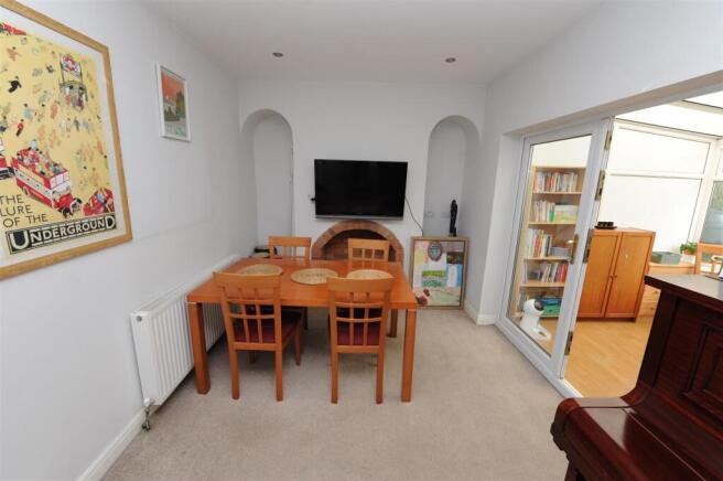3 bed Semi-Detached for sale Image 7