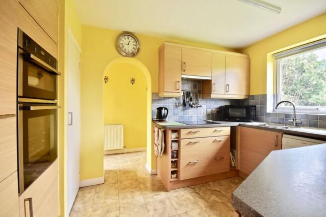 Pepys Close, Ashtead, KT21 photo 4