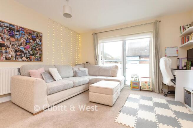 Kitchen Lounge/Dining