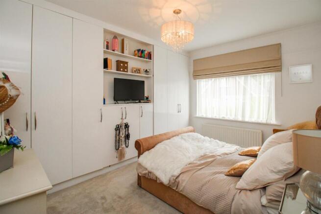 3 bed Semi-Detached for sale Image 12