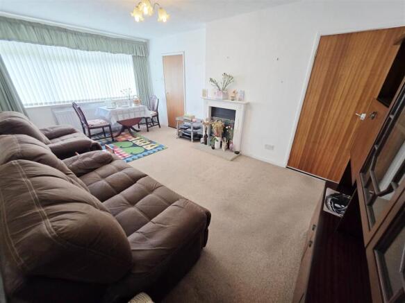 2 bed Semi-Detached Bungalow for sale Image 4