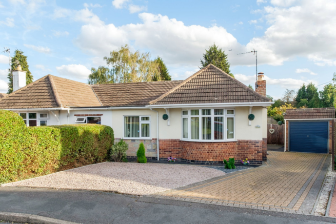 3-bed semi-detached on Oakley Drive, Long Whatton, £315,000