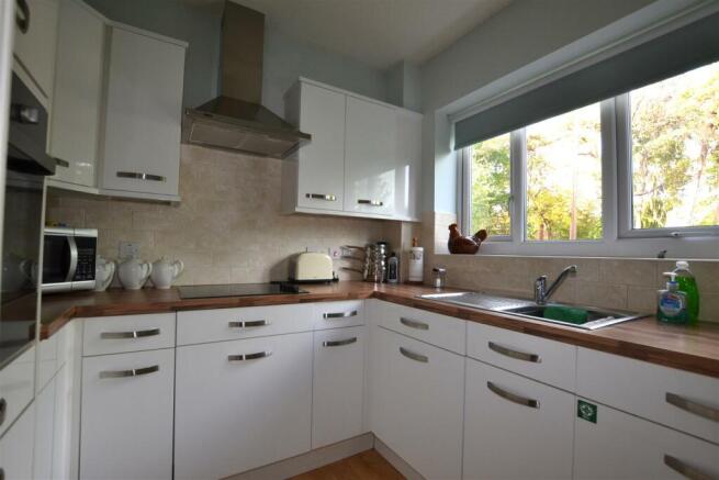 Kitchen.JPG