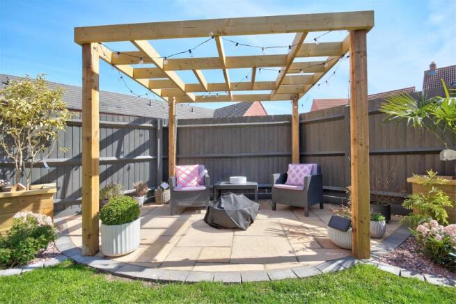 Pergola/Dining Terrace