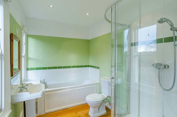 En-Suite Bathroom