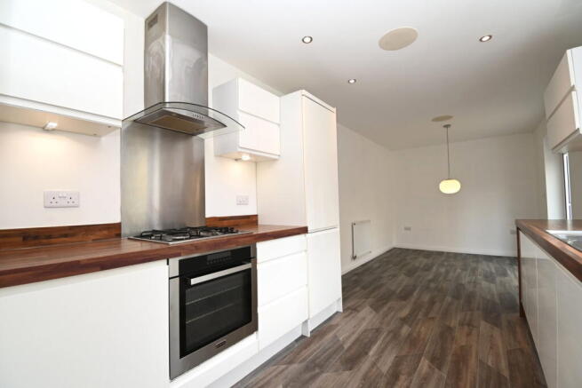 4 bed Detached for sale Image 6