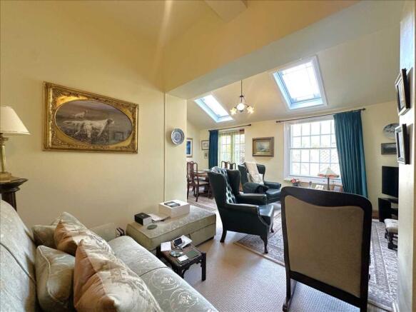 2 bed Flat for sale Image 10