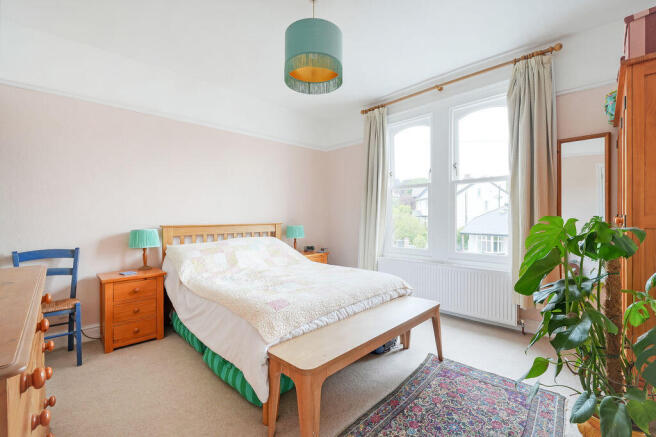 4 bed Semi-Detached for sale Image 12