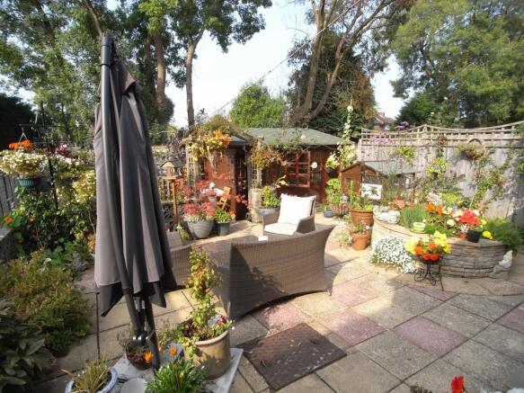 long, sunny gardens