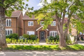 1, Charlwood Drive, Henfield BN5 9FA