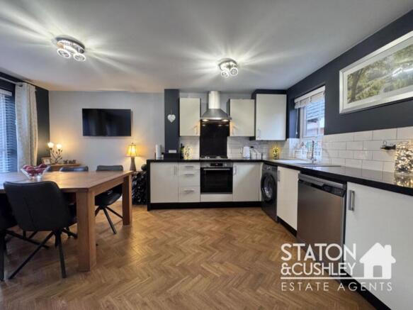 Sanderling Way, Forest Town, NG19 photo 2