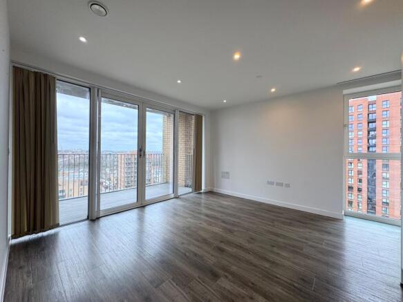 Open plan Lounge/kitchen/dining area