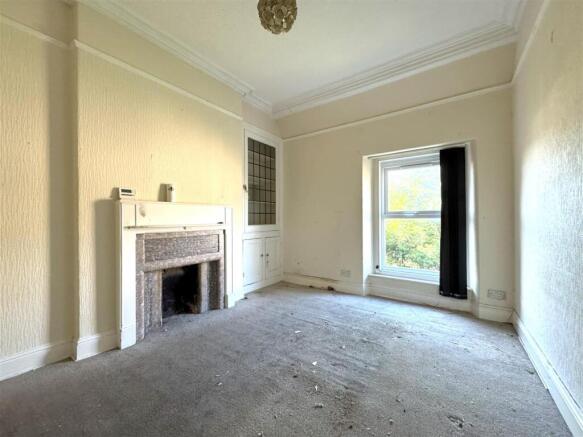 5 Hibernia Mansions lounge 1.jpg