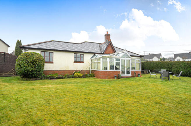 1432253-15-69c2c9...