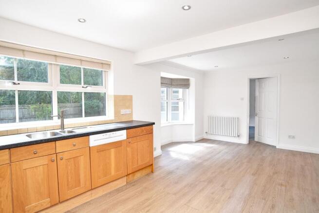 4 bed Detached for sale Image 4