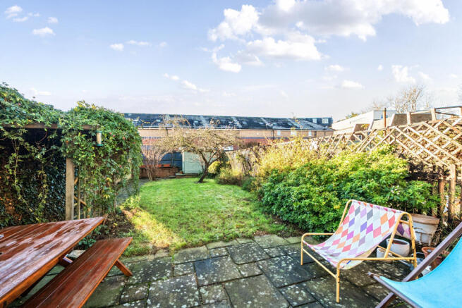 1395958-6-6967792...