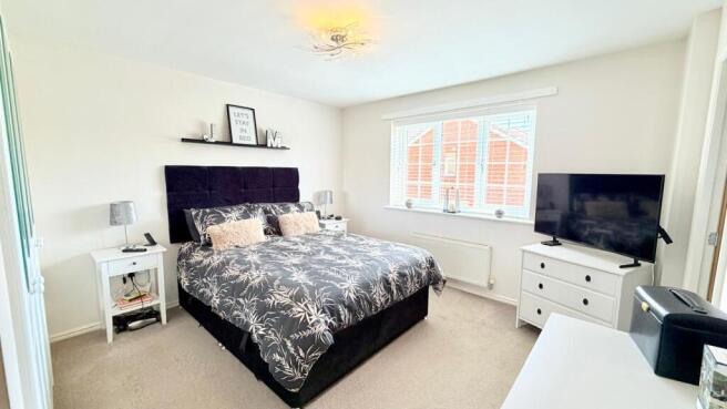 4 bed Detached for sale Image 11