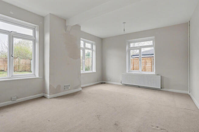 18 Halsford Croft, East Grinstead, RH19 1PA