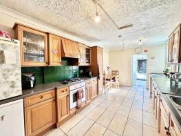 35, Lyttelton Road, London E10 5NQ