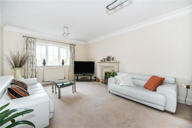 6 bed Detached for sale Image 4