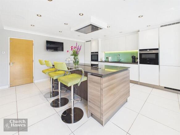 Kitchen2.jpg