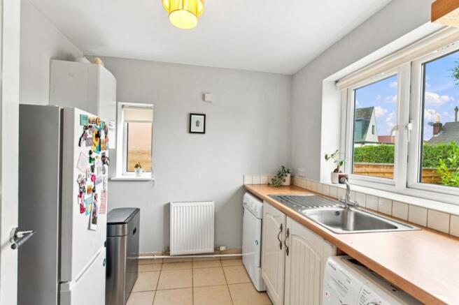 4 bed Detached for sale Image 9