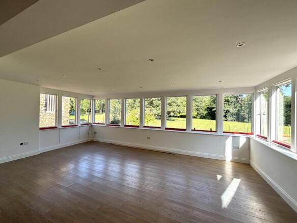 3 bed Detached to rent Image 4