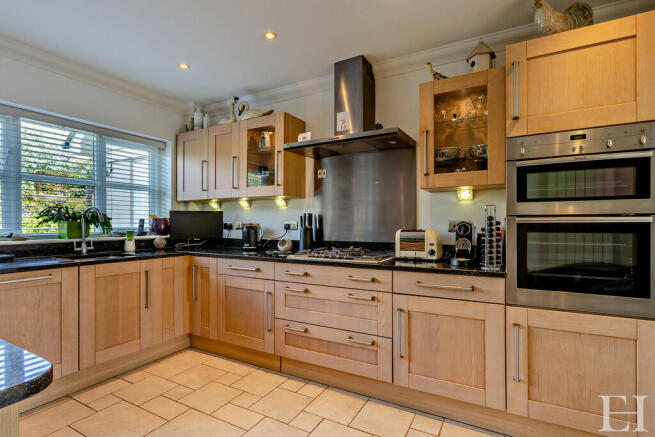 8574160-interiorW...