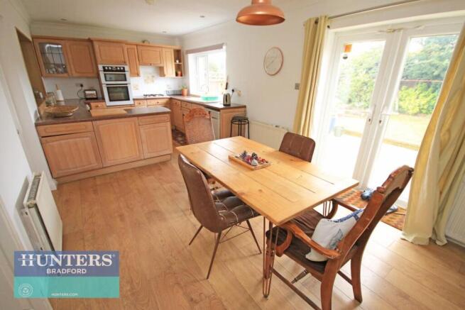 4 bed Link Detached House for sale Image 9