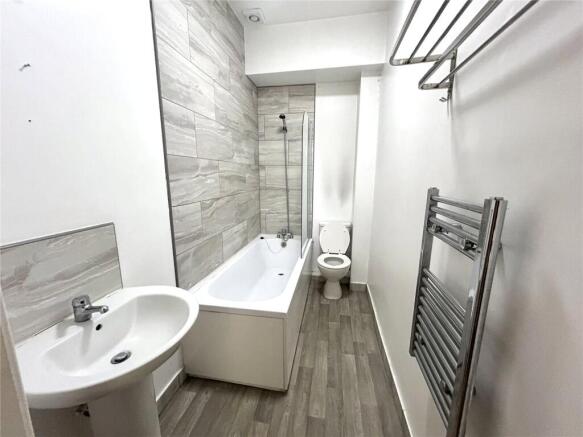 1 bed Apartment to rent Image 5