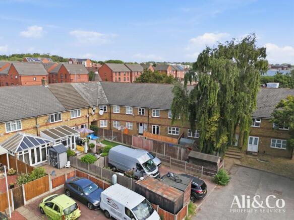 Wharf Road, Grays photo 4