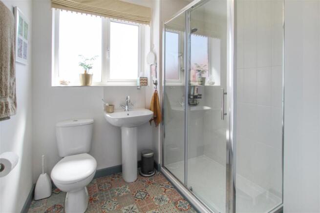 Family-Shower-Room.jpg