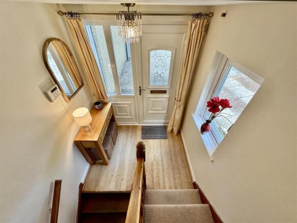 5 bed Detached for sale Image 5