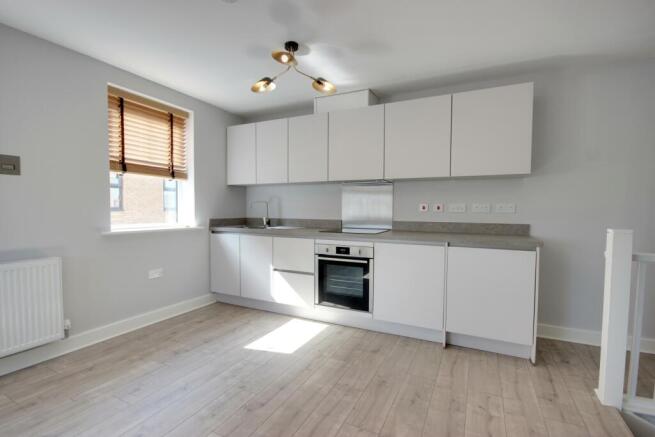 2 bed Terraced to rent Image 9