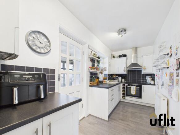 3 bed Semi-Detached for sale Image 7