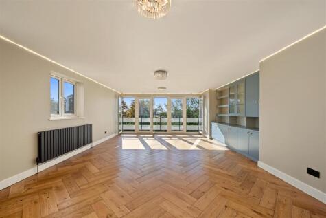 Dolphin Court, Woodlands, London NW11