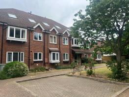 Flat 8, Gilliflower House, Yewlands, Hoddesdon EN11 8DT