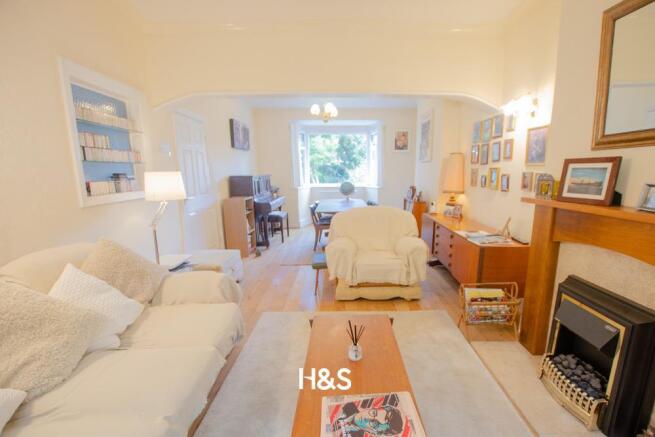113 Burman - Lounge1.jpg