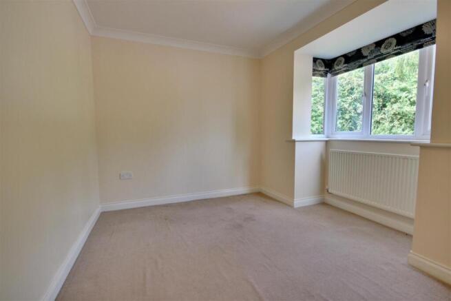 4 bed Semi-Detached for sale Image 7