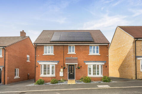 Olympia Way, Aylesbury, Buckinghamshire