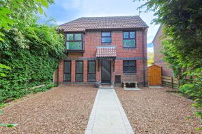 49, Alexander Close, New Barnet, Barnet EN4 9PW