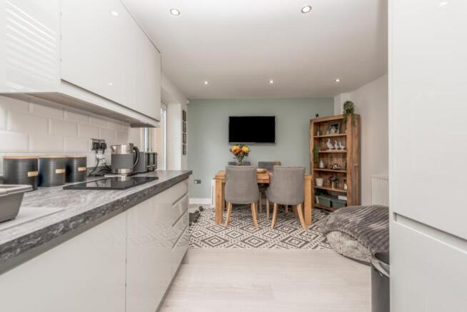 3 bed Semi-Detached for sale Image 7
