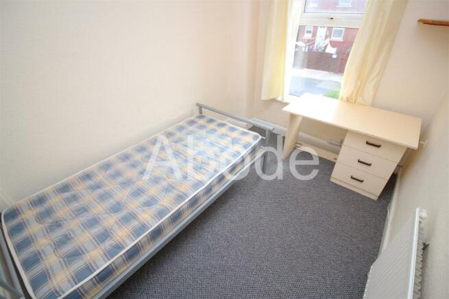 3 bed House to rent Image 5