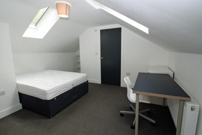 Room 8 (2)
