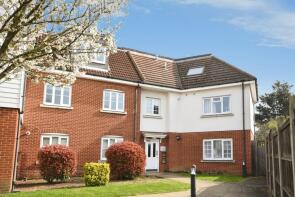 17, 9 Pemberley Apartments, Gillian Crescent, Gidea Park, Romford RM2 6NU