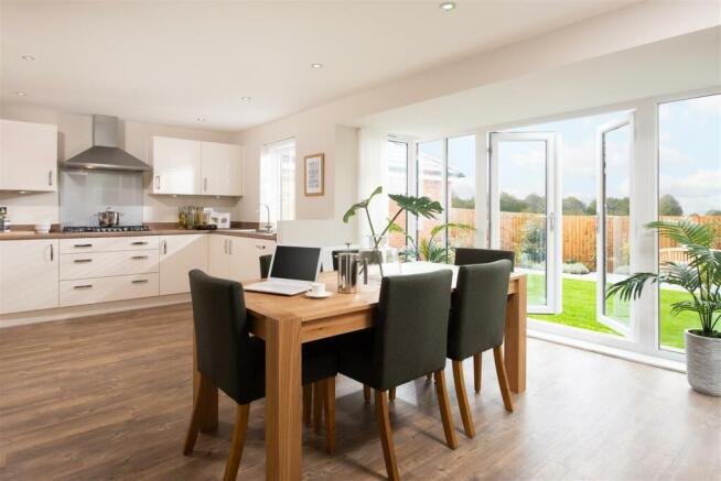 KITCHEN/ DINING AREA