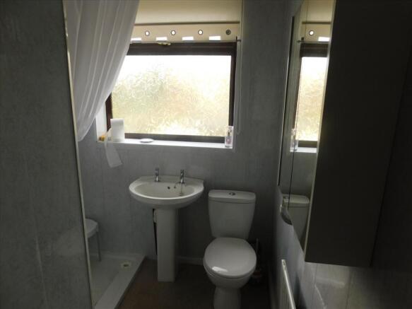 SHOWER ROOM WC