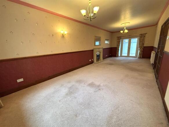 2 bed Semi-Detached Bungalow for sale Image 11