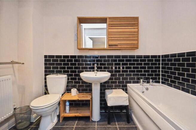 3 bed Town House for sale Image 11