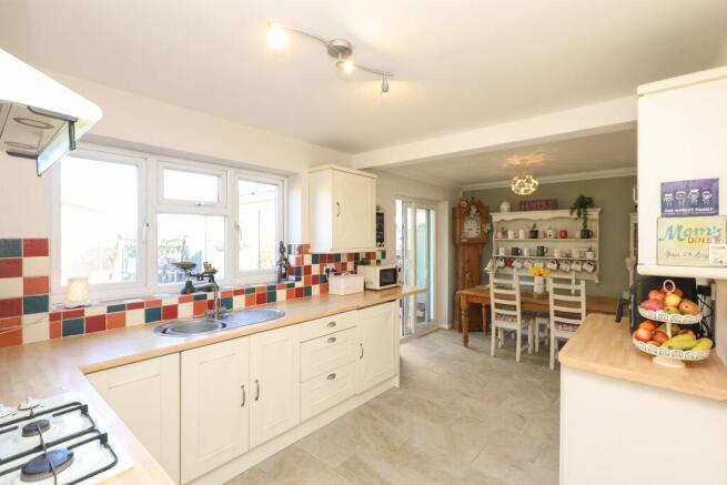 3 bed Detached for sale Image 7